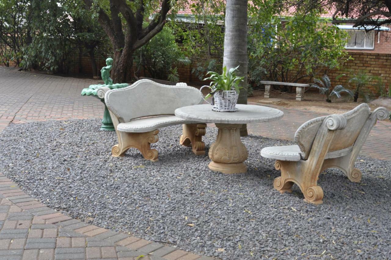 A Knights Rest Guesthouse Pretoria-Noord Exterior foto